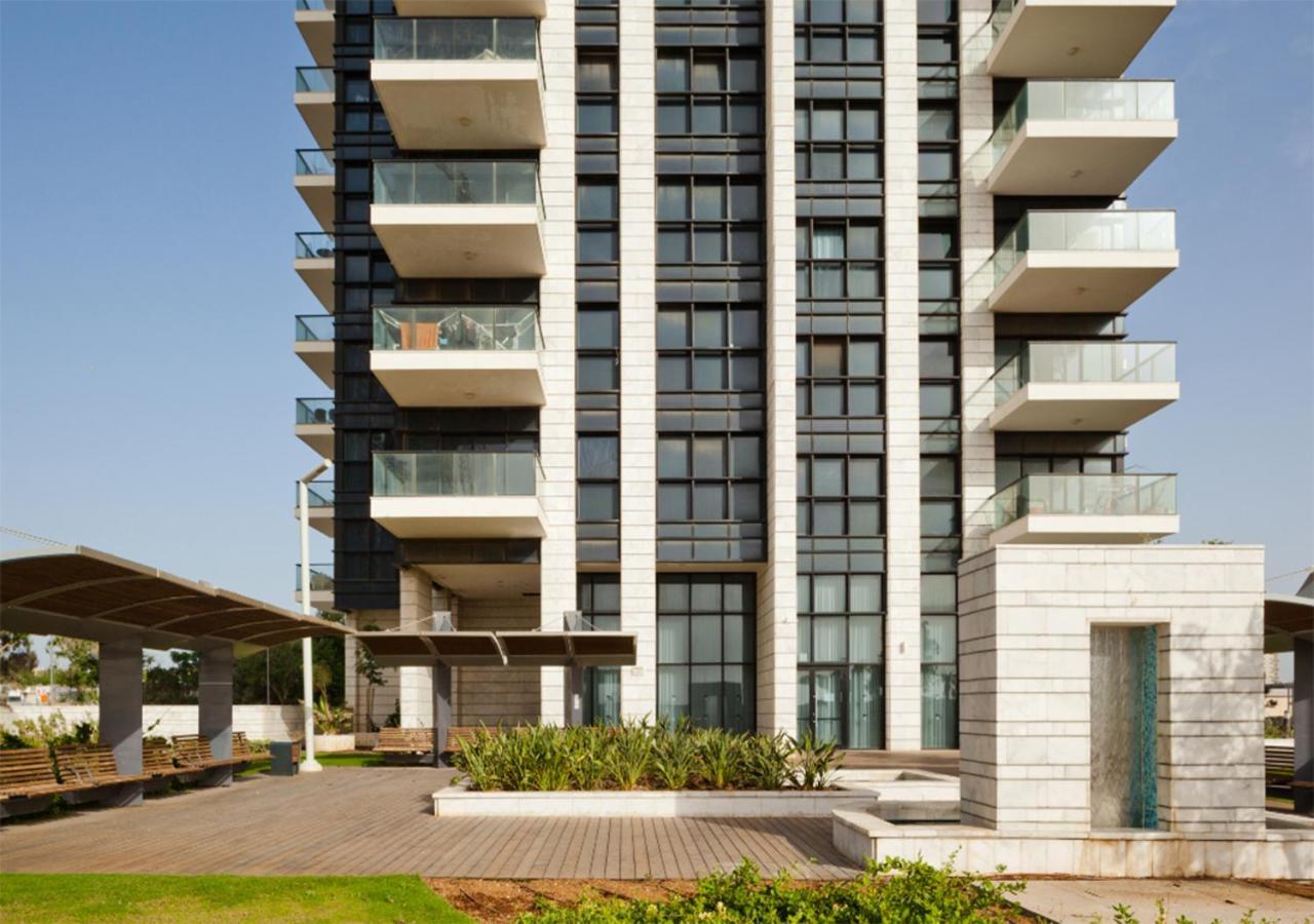 O&O Group- Special Apartment Sea View Luxury Tower Бат Ям Екстериор снимка