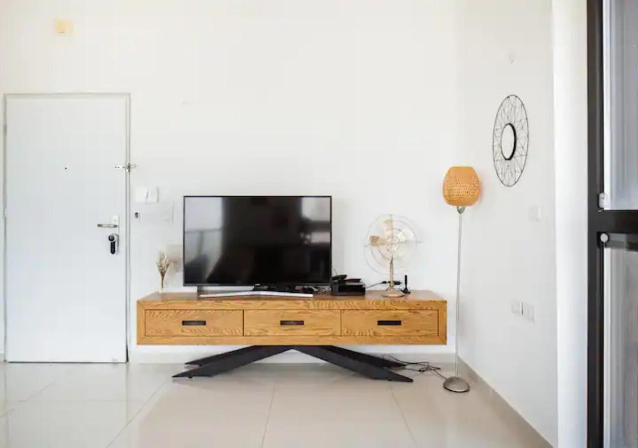 O&O Group- Special Apartment Sea View Luxury Tower Бат Ям Екстериор снимка